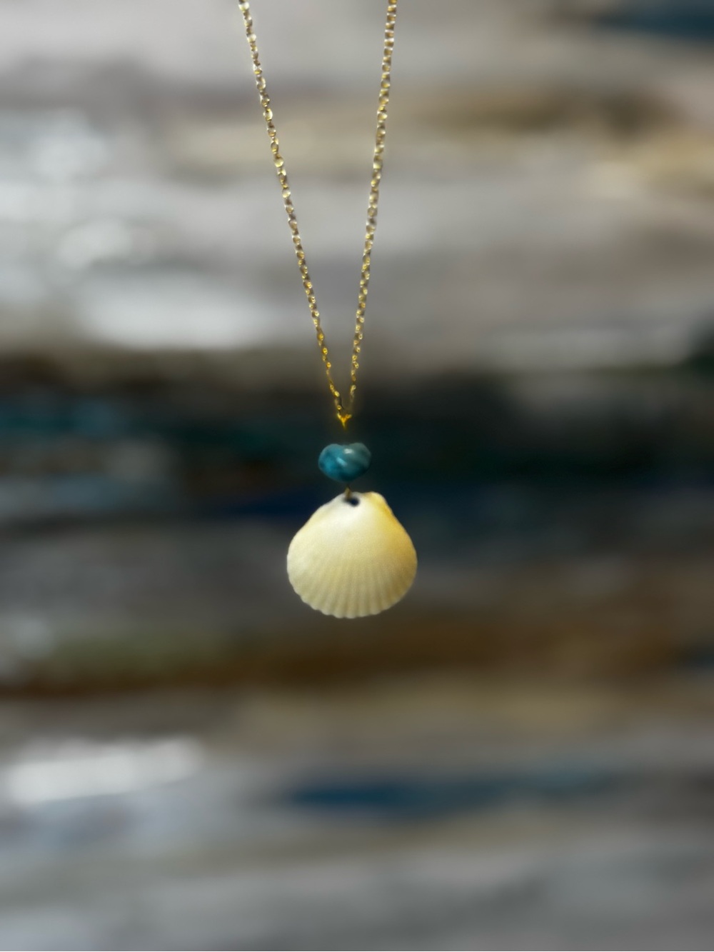 🐚 Turquoise Acrylic Bead & Ivory Natural Scallop Seashell Necklace